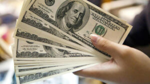 Fin del veranito cambiario: el “blue” rebotó fierte y cerró a $950