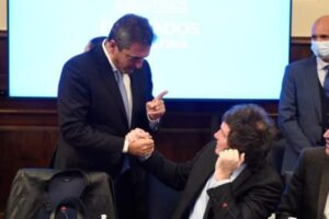 Javier Milei: “A Sergio Massa lo percibo como un enemigo”