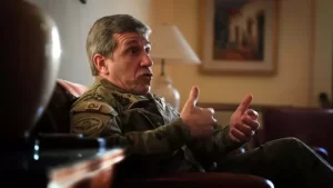 Jefe del Estado Mayor rechazó críticas militares a Rossi y ratificó "neutralidad"