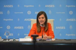 Jubilados y pensionados: anuncian aumento del 20,87% y refuerzo de $ 55.000