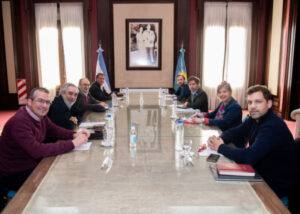 Kicillof se reunió con intendentes radicales para empezar a proyectar la “era Milei”