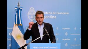 "La situación crítica se ha superado", aseguró Massa tras varios días con escasez de combustibles