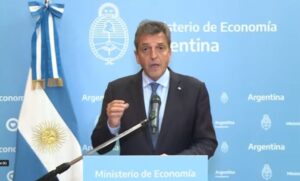 Massa anunció que planes sociales y pensiones por discapacidad pasarán a ser programas laborales