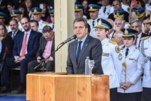Massa respaldó a las fuerzas de seguridad: ”gracias por cuidar a los argentinos"