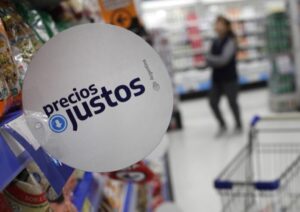 Milei cierra comercio y libera precios: estos son los 10 alimentos que más subieron