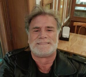 Procesan a “Teto” Medina por amenazas y abuso sexual y le imponen un embargo millonario