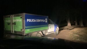 Chascomús: siguen buscando al acusado del doble crimen y hallan una carabina en el auto de un pariente