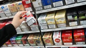¿Cuánto cuesta un paquete de cigarrillos? Lista de recios 2023