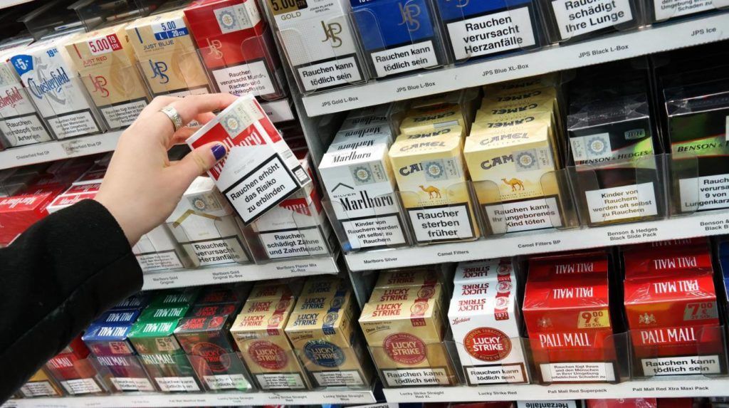 ¿Cuánto cuesta un paquete de cigarrillos? Lista de recios 2023