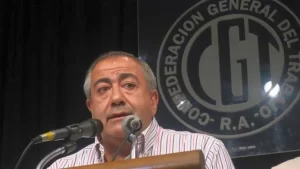 Daer cruzó a Sturzenegger y le pidió que rectifique sus dichos, tras contar una experiencia en dictadura