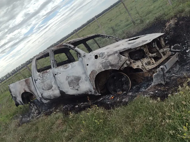 General Villegas: encuentran una camioneta incendiada con un cuerpo adentro