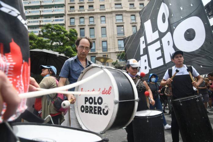 Gobierno: 8.900 denuncias a la línea 134 y críticas al Polo Obrero por "extorsionar gente"