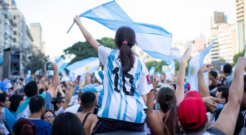 Hoy se estrena "Muchachos, la película de la gente"