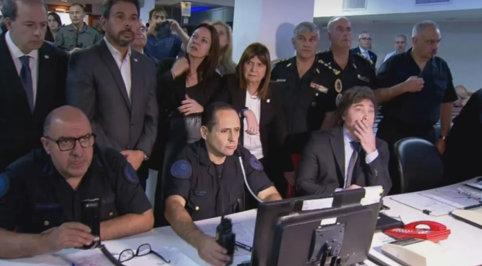 Javier Milei y Patricia Bullrich supervisaron el operativo de seguridad desde el Departamento Central de Policía