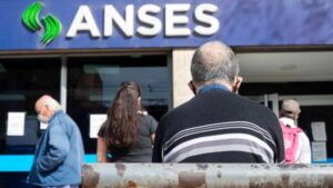 Jubilados: se pagará un bono de $55.000 en enero y se podría extender a febrero si se aprueba “ley ómnibus”