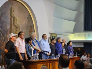 La CGT y organizaciones sociales le advierten a Javier Milei con "salir a la calle"