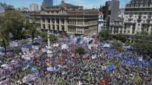 Milei busca extremar controles en marchas y establecer penas de prisión efectiva