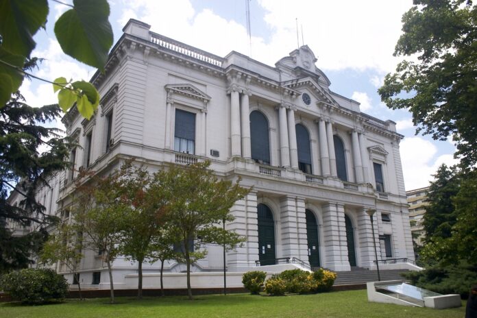 Este año no habrá asueto y los bancos abrirán el lunes