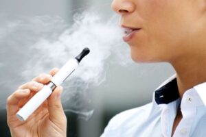 Relacionan el uso de cigarrillos electrónicos con un incremento de episodios cardiovasculares