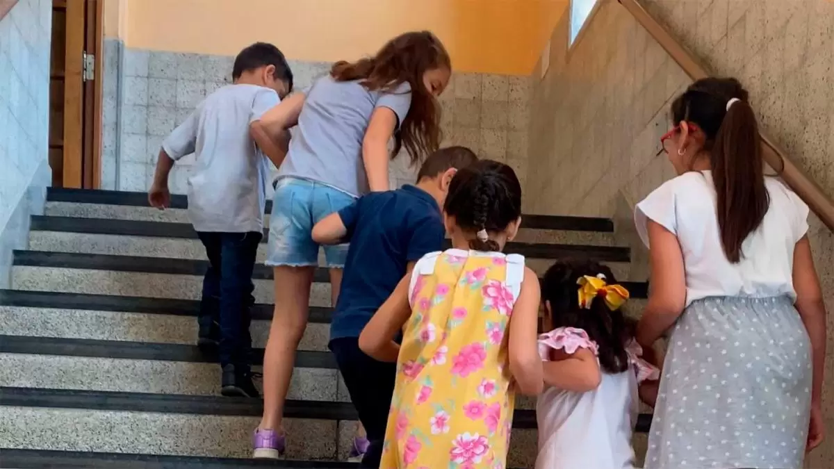 Seis hermanitos fueron adoptados y comienzan una nueva vida con sus dos mamás