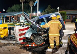 Un hombre murió al chocar su vehículo contra un pilar de seguridad en el peaje entre Beruti y Trenque Lauquen