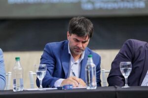 Un intendente bonaerense aplicará control de precios y ya ofrece cortes de carne a $2.900 para las fiestas