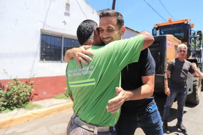 Un intendente bonaerense se planta contra el ajuste y paga un bono de $ 100.000 a los municipales