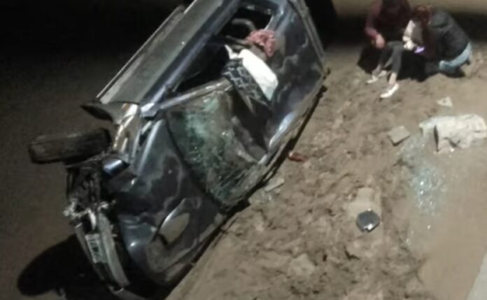 Una camioneta cayó de la escollera de Necochea