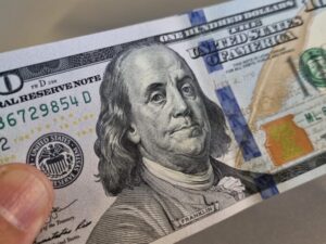 Alerta amarilla: el dólar blue llegó a $1160 y marcó un nuevo récord