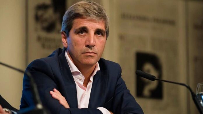 Caputo quiere hacer el mayor canje de deuda en pesos de la historia.
