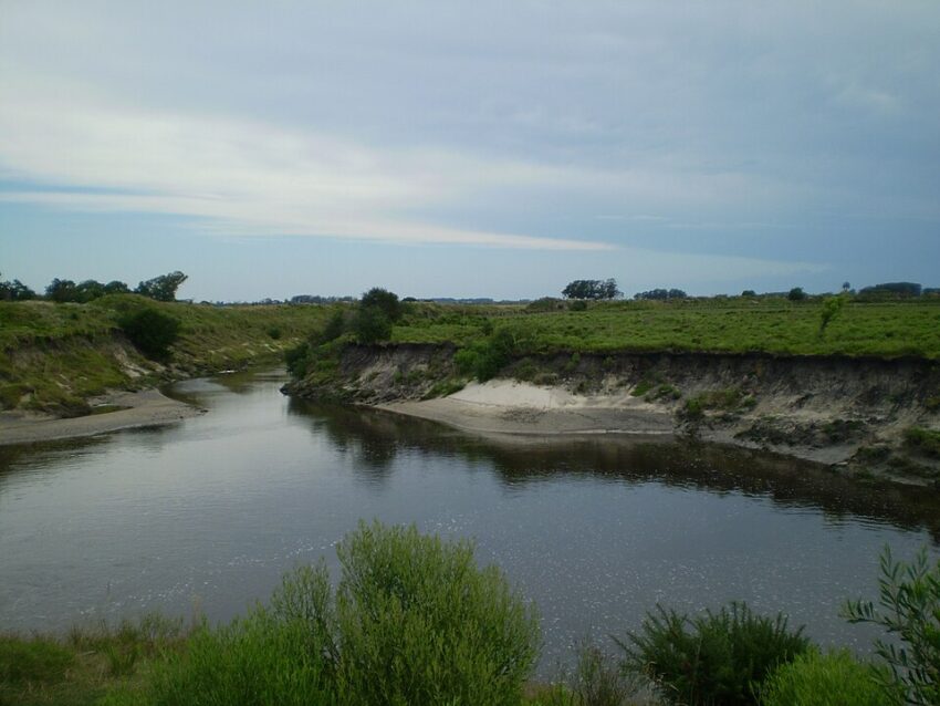 Chuy, el histórico arroyo fronterizo entre las playas de Brasil y las de Uruguay
