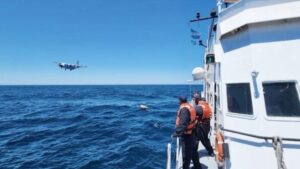 Claromecó: encontraron el kayak en el que ingresó al mar Federico Saihueque