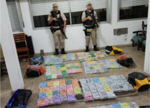 Cocaína en el agua: casi 300 kilos flotando en el río frente al puerto de La Plata