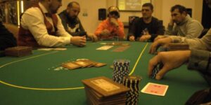 ¿Cómo ganar al póquer y mantener la "cara de póquer"?