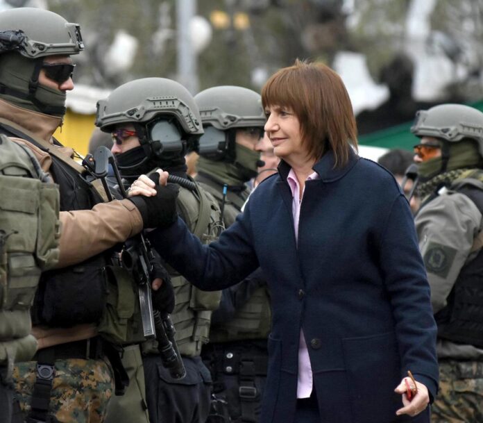 El gobierno confirma que busca que las FFAA se involucren en el combate al narco