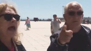 La furia de un jubilado libertario en Mar del Plata: “Si no tenés plata, no vengas”