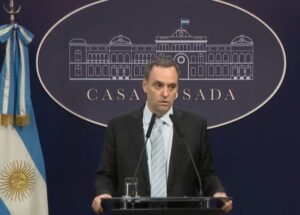 Llega al país una misión del FMl mientras el Gobierno asegura que hay un diálogo abierto con la CGT