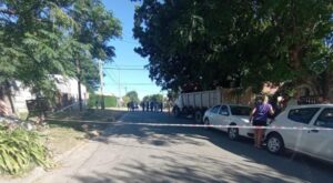 Mar del Plata: un camión que estaba estacionado se fue para atrás y mató a un motociclista