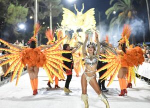 Propuestas para el finde: carnaval, Roberto Arlt, naturaleza y arqueología, carrera en las sierras y una "vermutería"