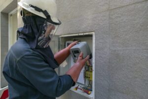 Tarifa de la luz: piden subas de promedio del 89% y ajuste mensual por inflación