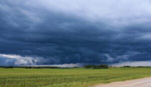 Emiten una alerta por fuertes tormentas para gran parte de la provincia