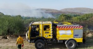 Más de 100 bomberos controlaron un incendio en cercanías de Villa Ventana