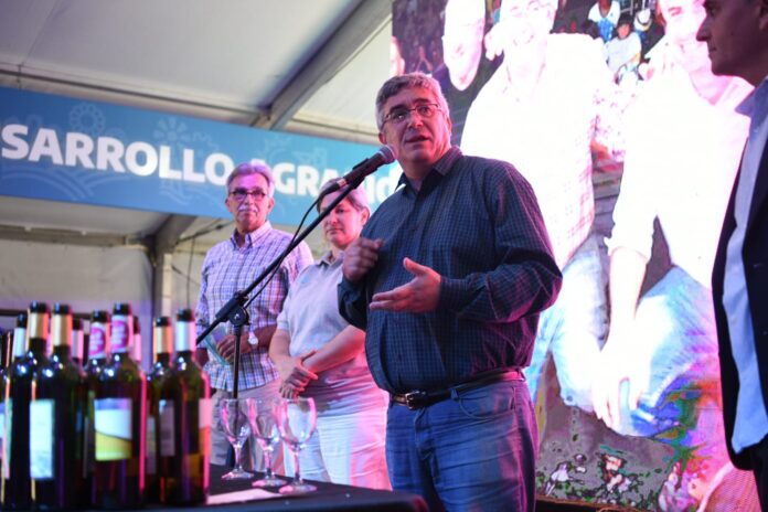 El ministro Javier Rodríguez en el stand del Ministerio de Desarrollo Agrario en Expoagro. (Prensa MDA)