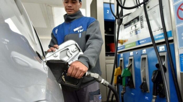 Estación Por una suba impositiva, aumentan otra vez los combustibles