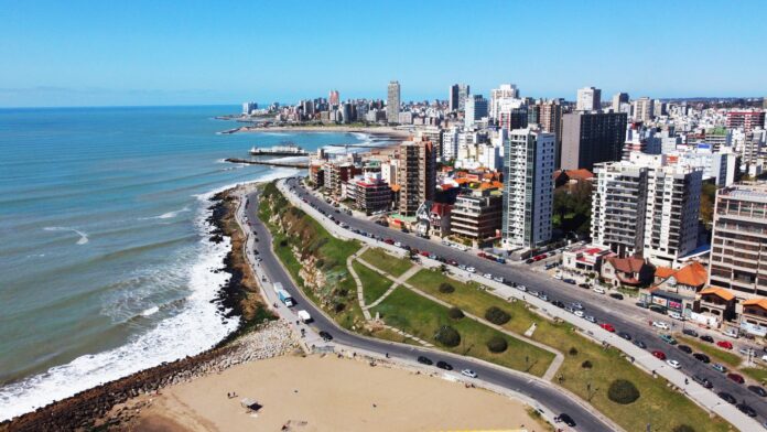 General Pueyrredon quiere sumarse a los 85 municipios bonaerenses que tienen bandera propia. (Turismo MGP)