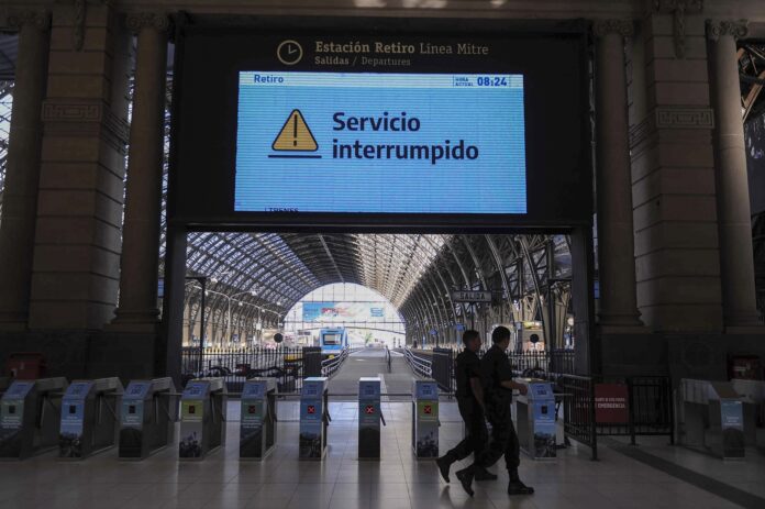 El Gobierno dispondrá la emergencia ferroviaria tras el choque de trenes en Palermo