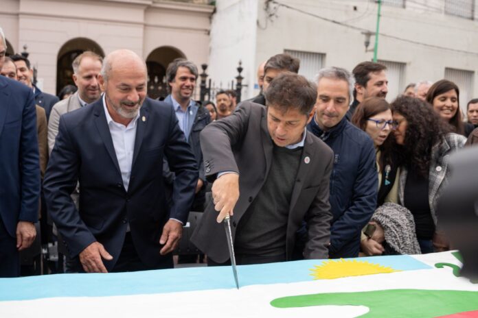 Kicillof arrancó la semana junto a intendentes que son parte de su “espada política” 