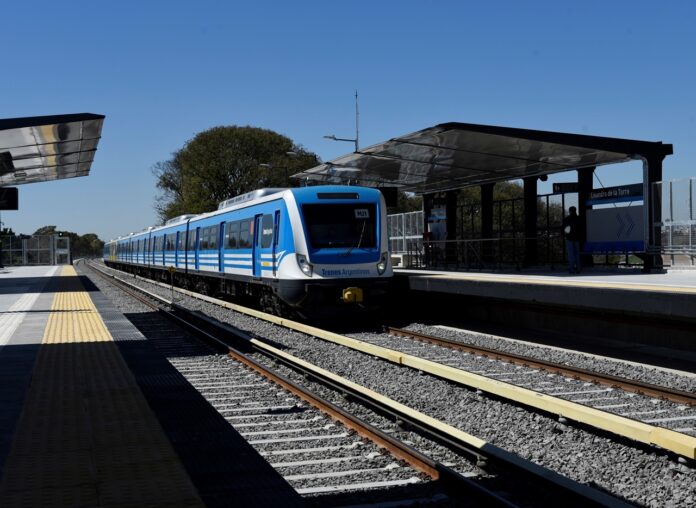 Los ferroviarios lanzaron un paro para el próximo miércoles. Los ferroviarios lanzaron un paro para el próximo miércoles.