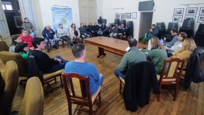 Trabajadores de Fanazul, preocupados por el futuro de la empresa, fueron recibidos en el Concejo de Deliberante