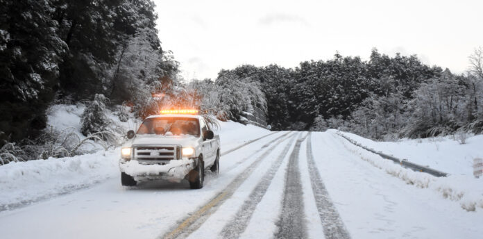 Vacaciones: consejos para manejar en nieve, montaña y ripio